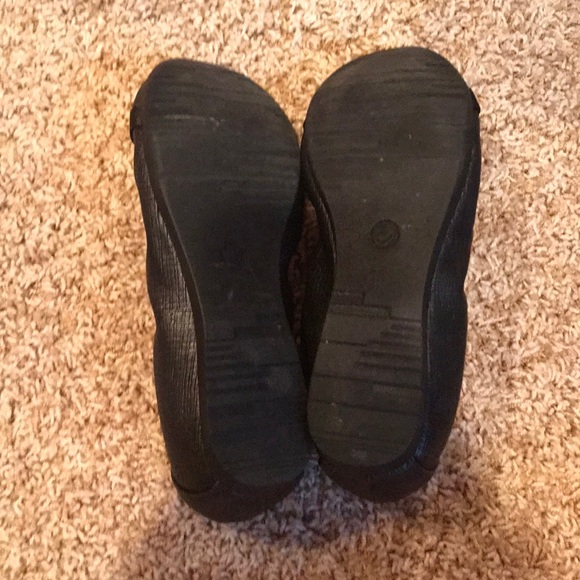 Black ballet flats with bows - Picture 3 of 3